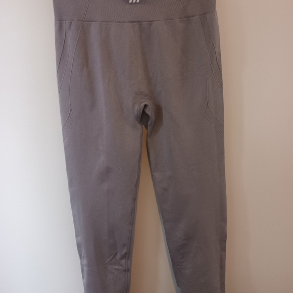 Muscle Nation mauve tights - Picture 2 of 5